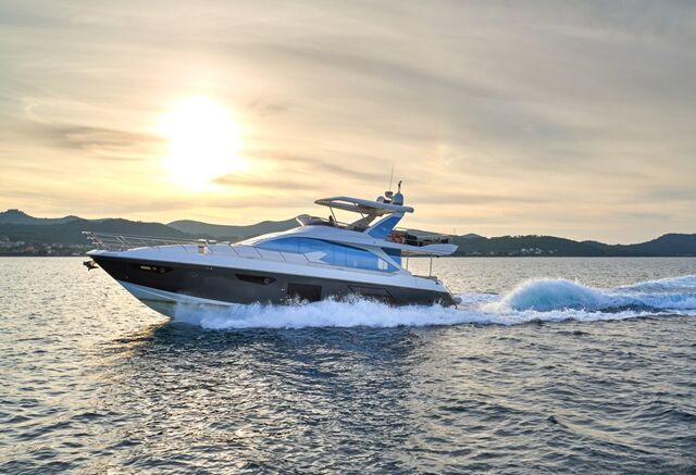Azimut 72 Fly Relax of Croatia