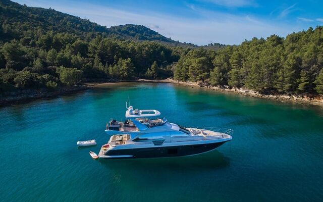 Azimut 72 Fly Relax of Croatia