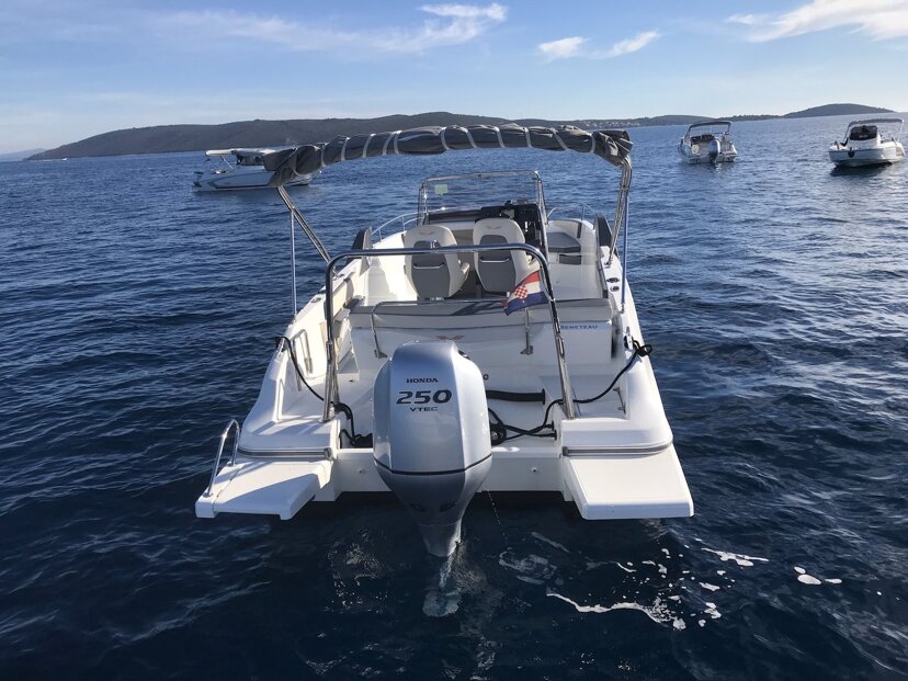 Beneteau Flyer 7.7 Space Deck Beneath Flyer 7.7 Space Deck