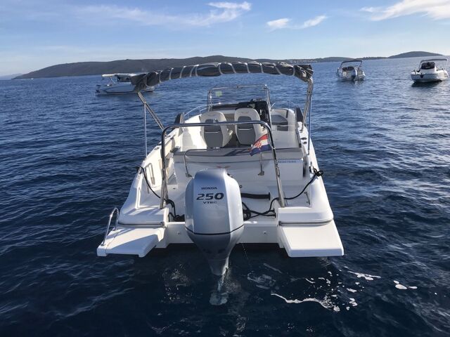 Beneteau Flyer 7.7 Space Deck Beneath Flyer 7.7 Space Deck