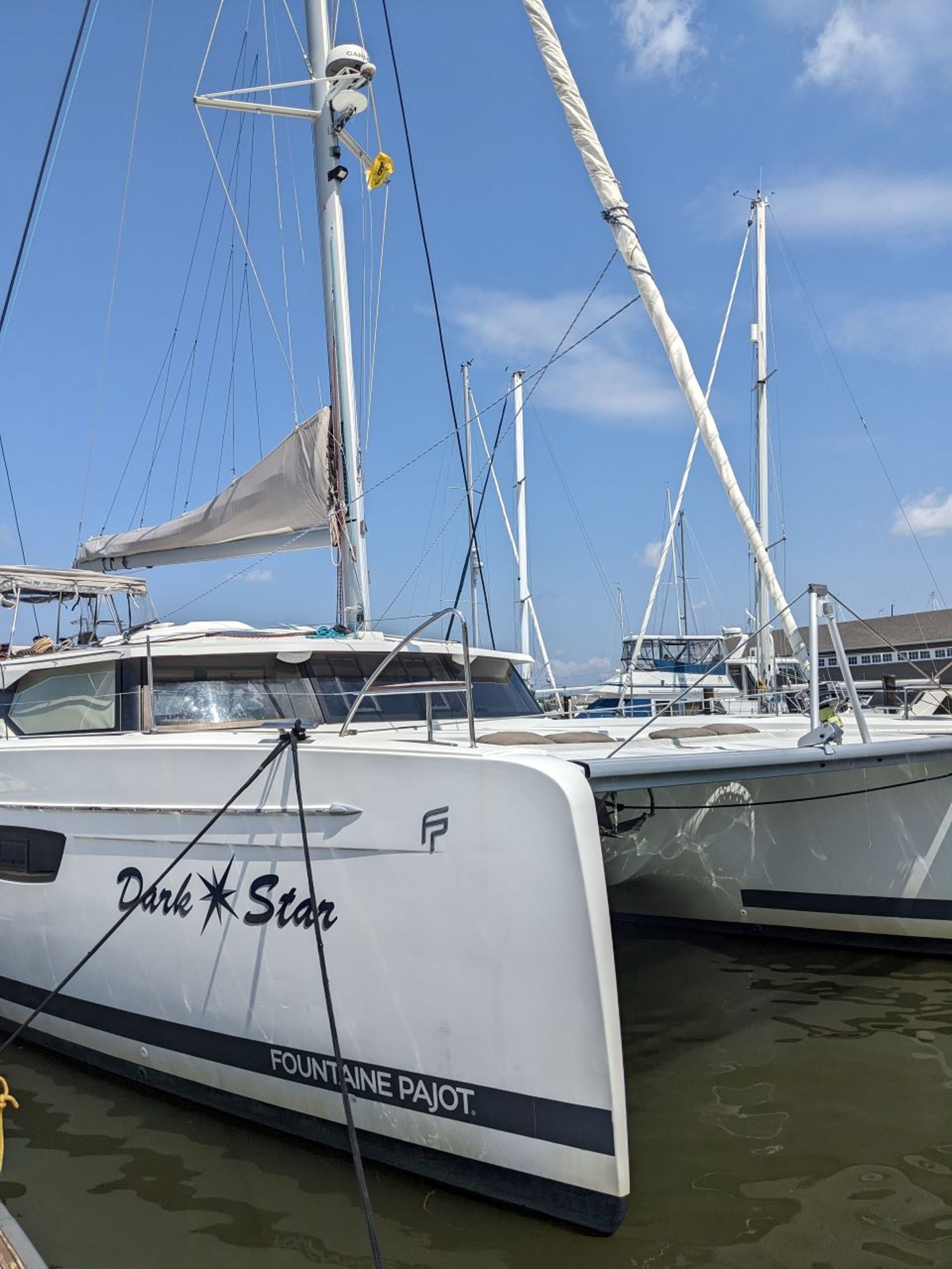 Fountaine Pajot Saona 47 Maestro - 3 + 1 cab. Dark Star