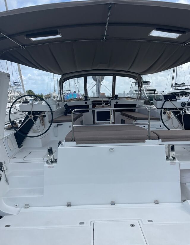Dufour 470 - 3 cab. Knot Online