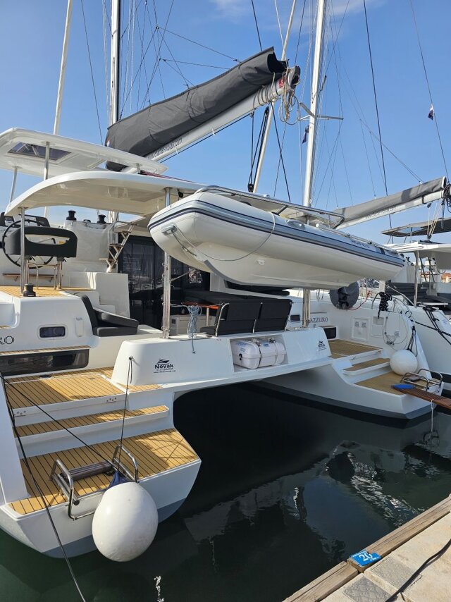 Lagoon 42 - 4 + 2 cab. Azzuro