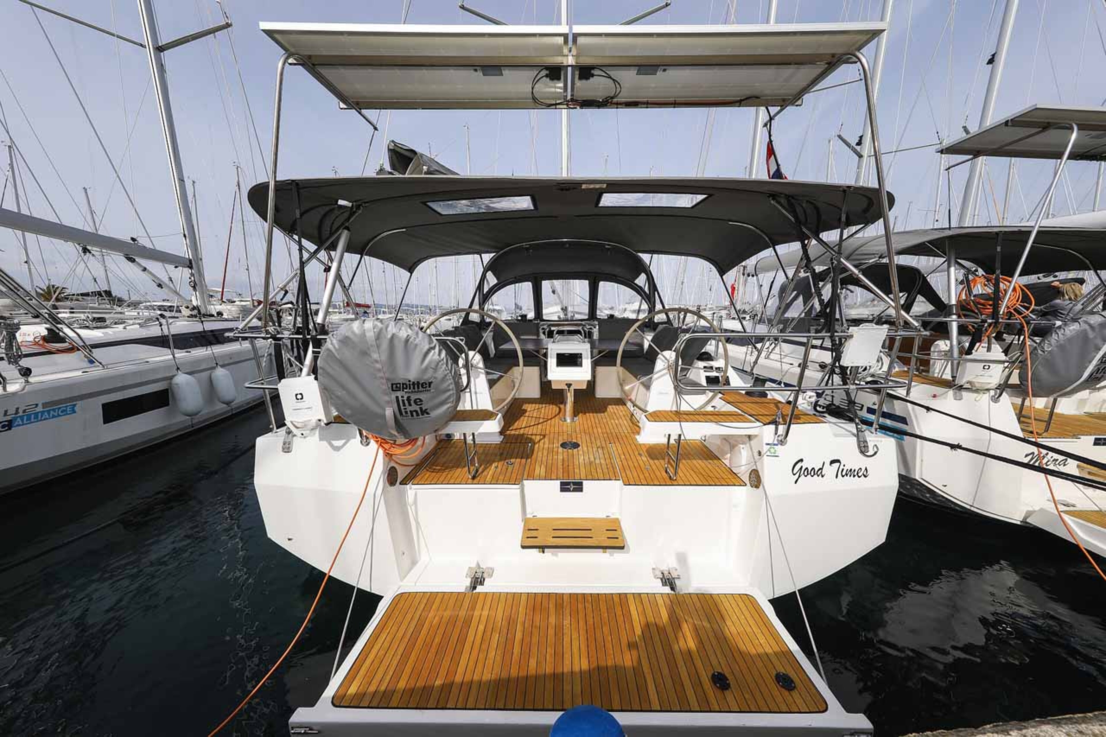 Bavaria C42 Good Times