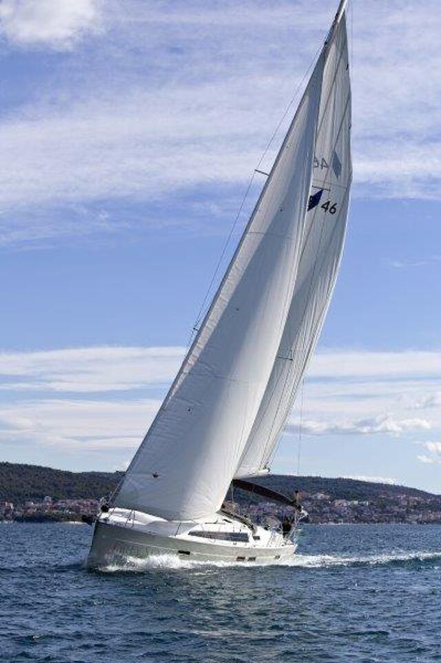 Bavaria Cruiser 46 - 4 cab. Grey Sky