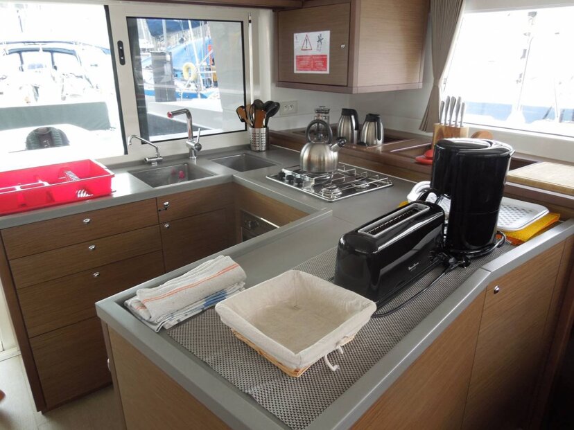 Lagoon 450 S - 4 + 2 cab. Poivre