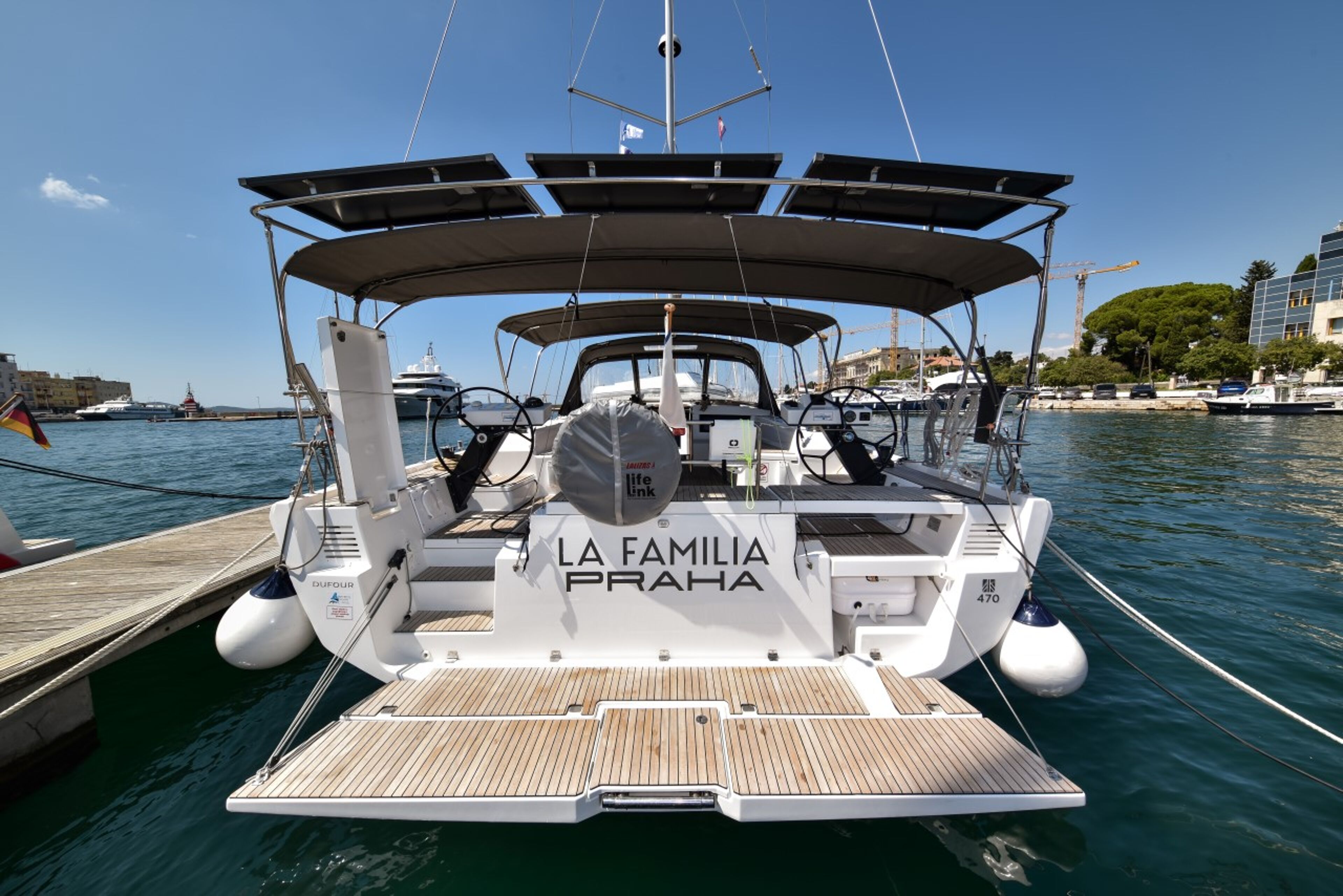 Dufour 470 - 4 + 1 cab. La Familia