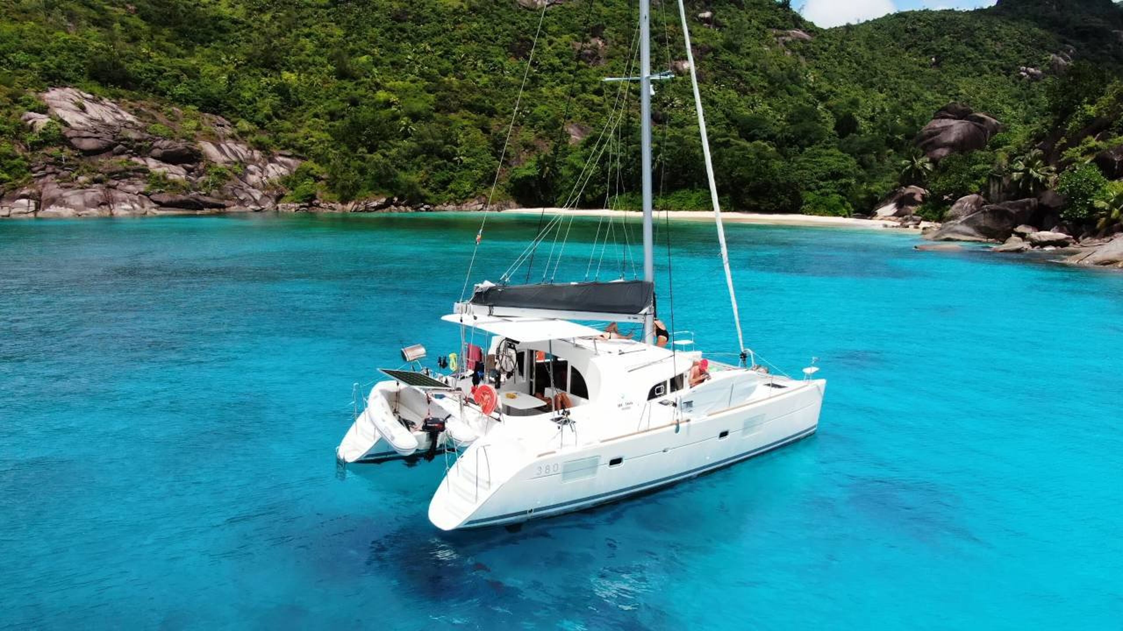 Lagoon 380 - 4 + 2 cab. Pampero