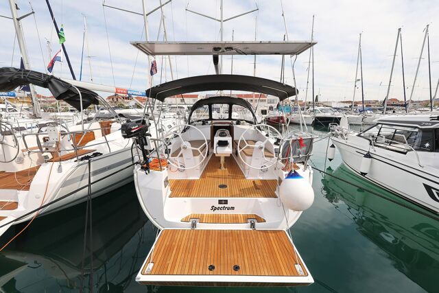 Bavaria Cruiser 37 - 3 cab. Spectrum