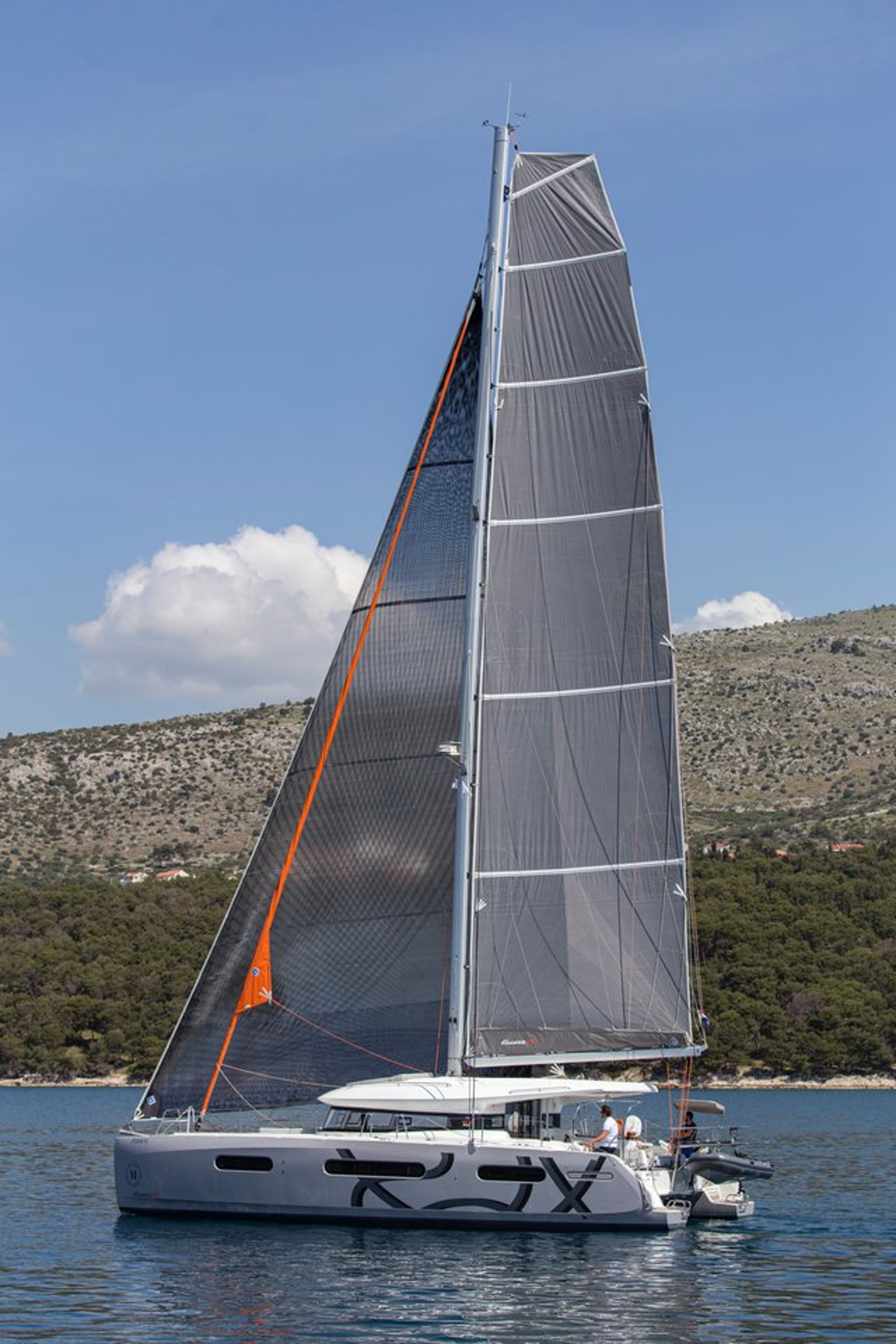 Excess 15 - 6 + 2 cab. Faros