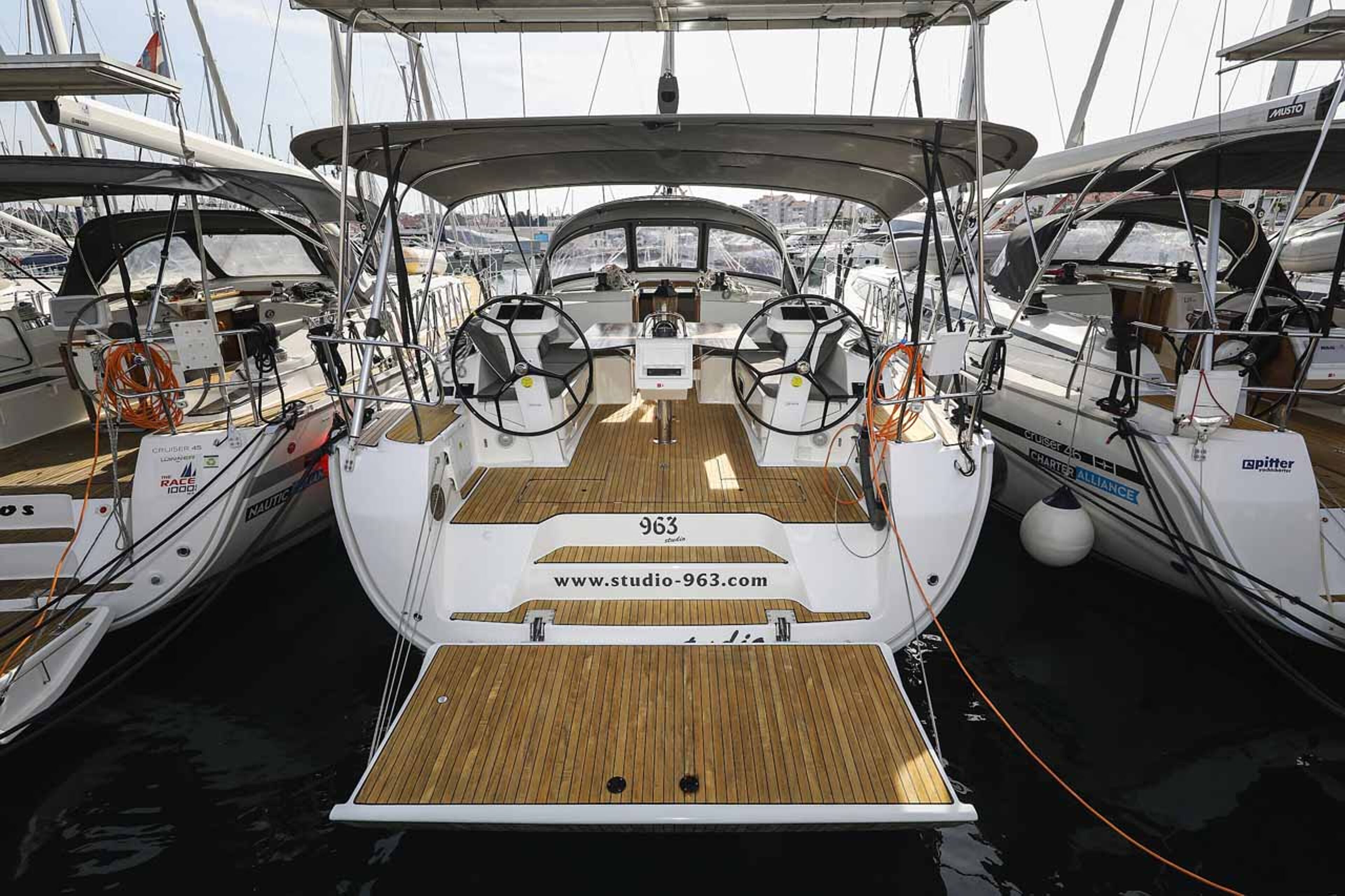 Bavaria Cruiser 46 Style - 4 cab. Studio 963