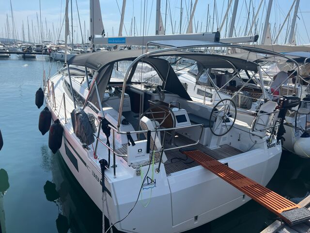 Bavaria C38 Sunny Day