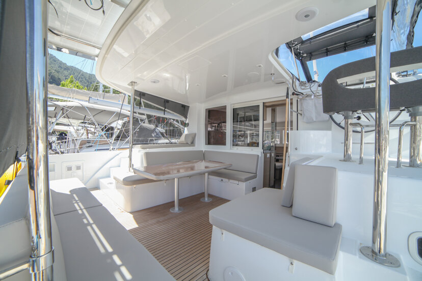 Lagoon 40 - 4 + 2 cab Sail Sagitta