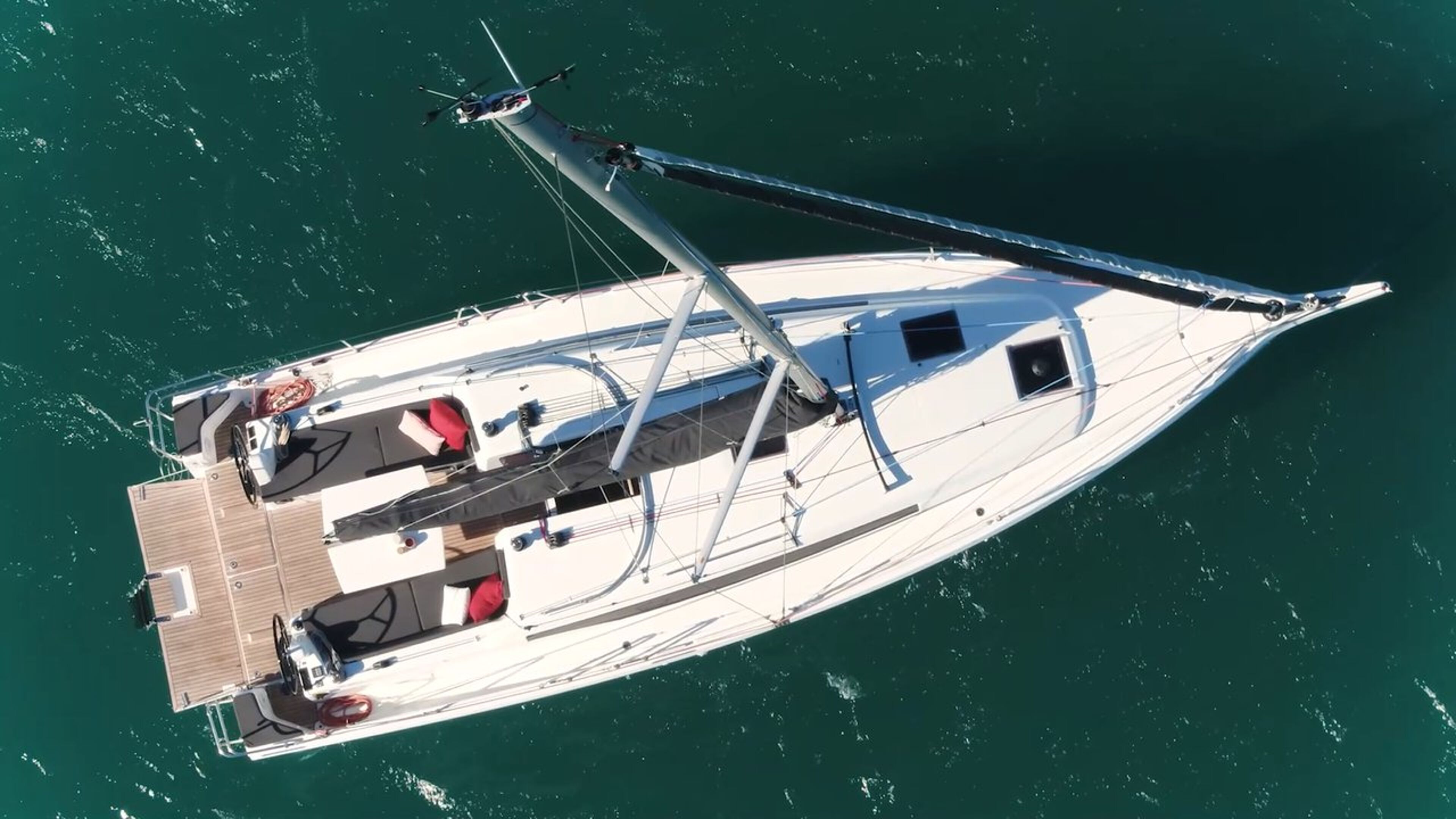 Sun Odyssey 380 - 2 cab. Simply The Best
