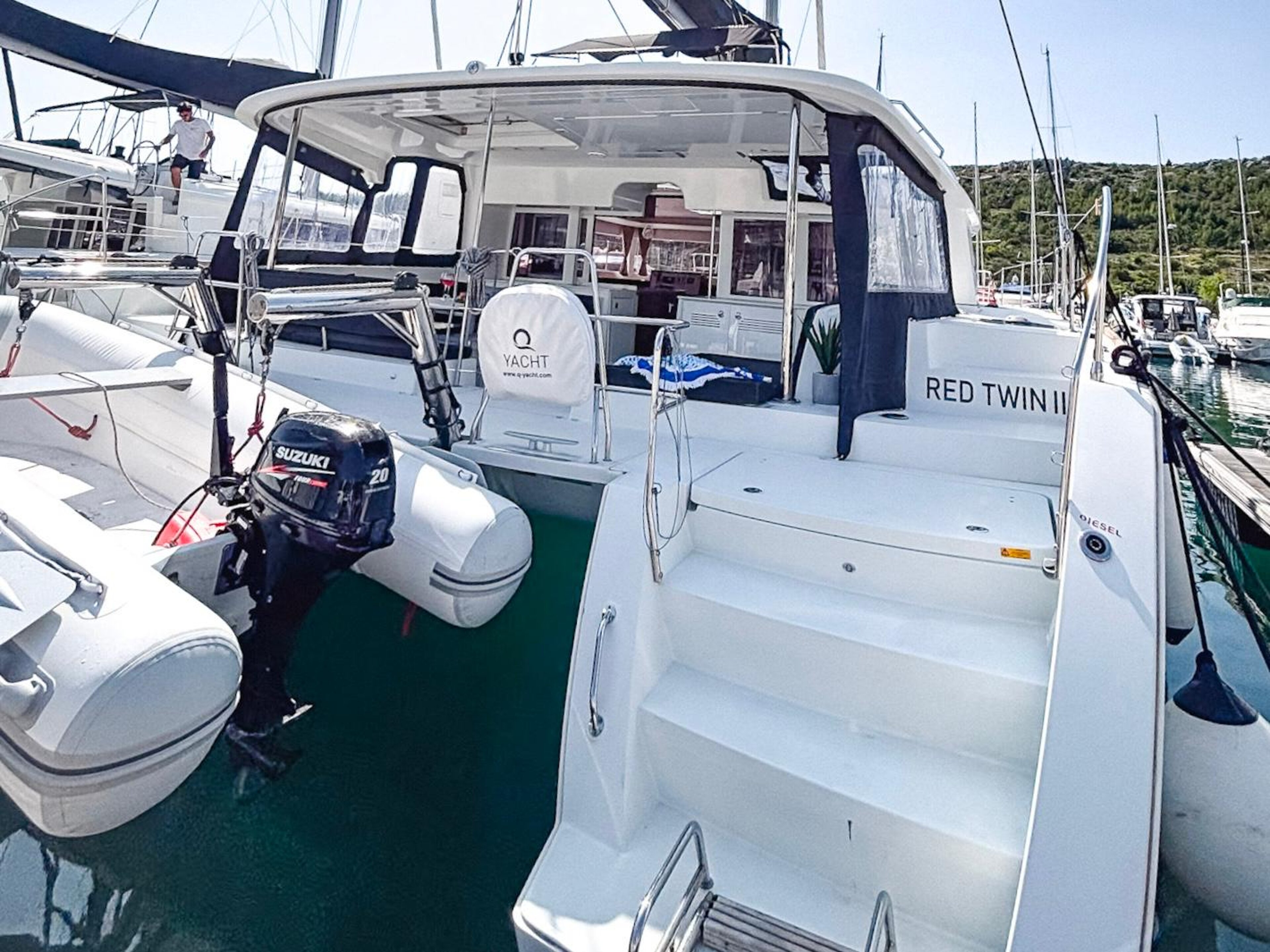 Lagoon 450 F - 4 + 2 cab. Red Twin II