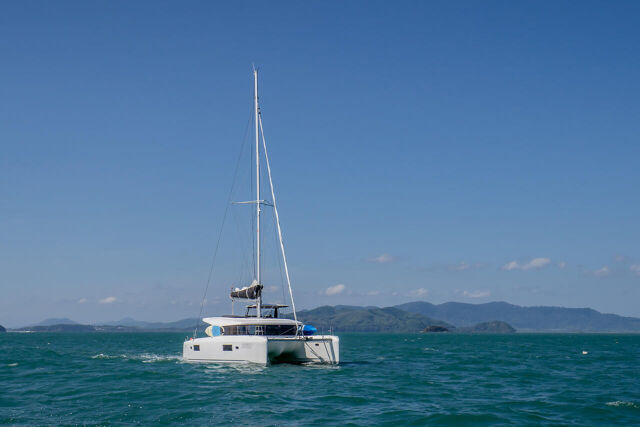 Lagoon 42 - 4 + 1 cab. Cloud Dancer