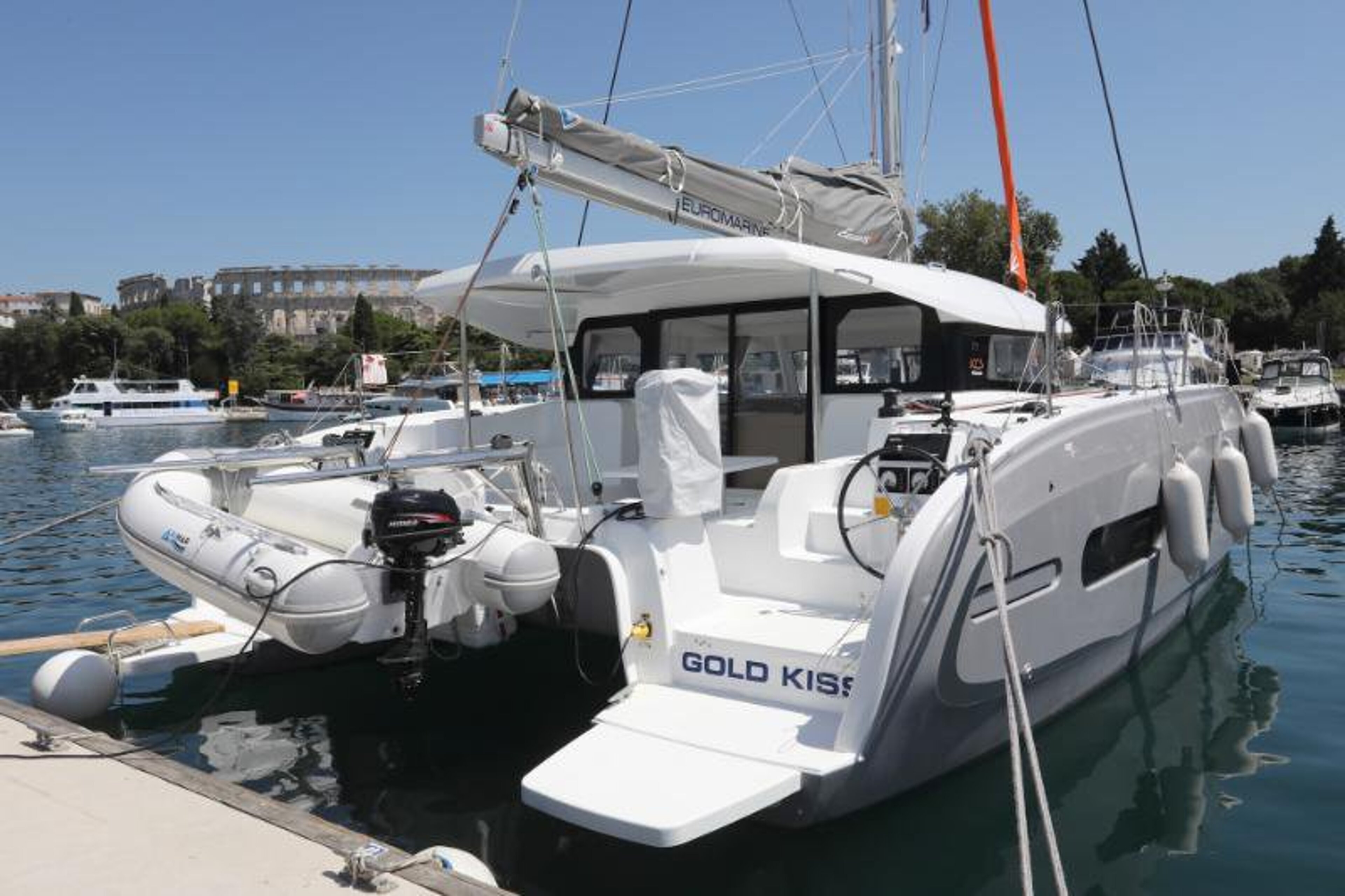Excess 11 - 4 + 1 + 1 cab. Gold Kiss