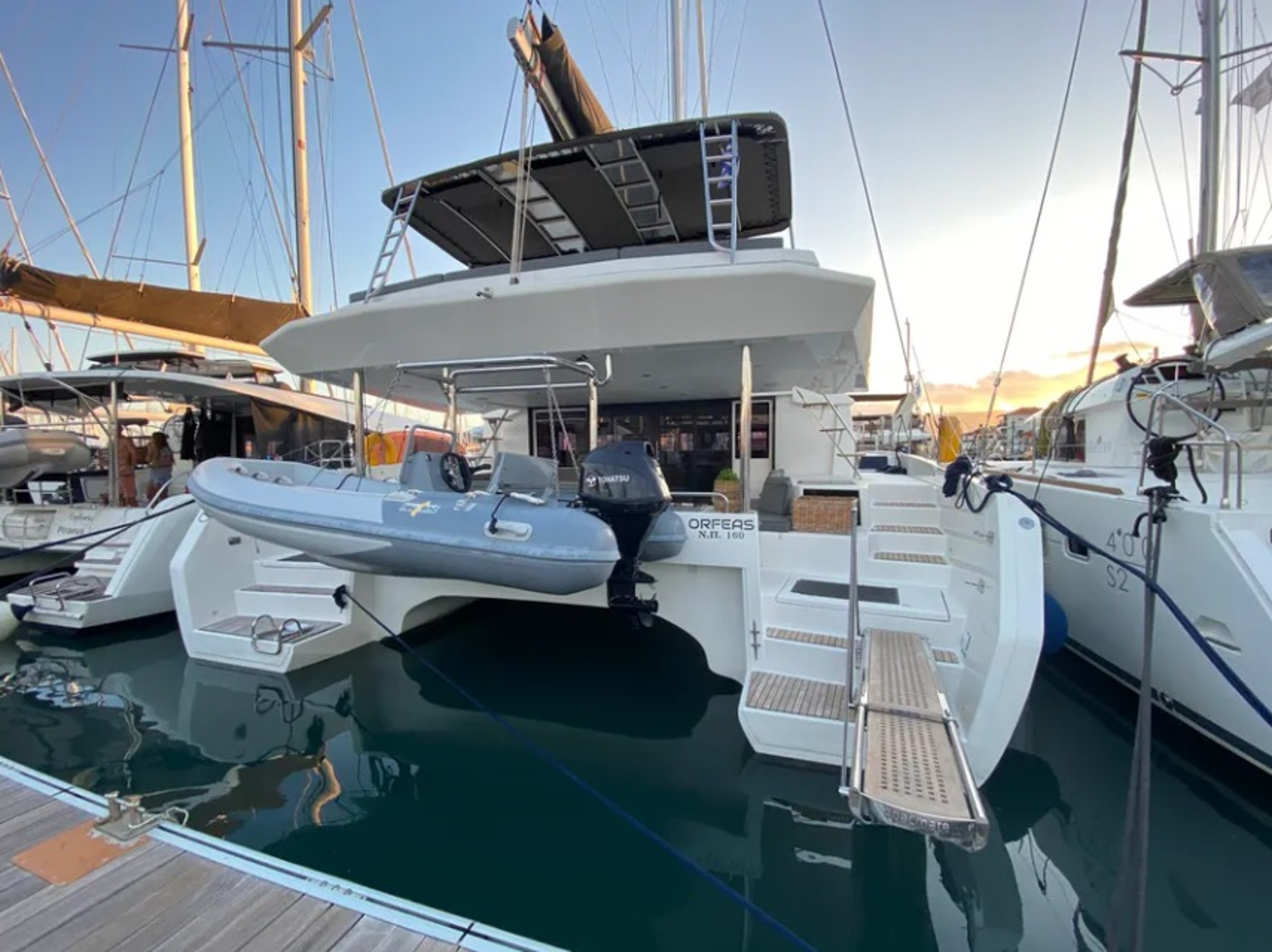Dufour 48 Catamaran - 5 + 1 cab. Orfeas