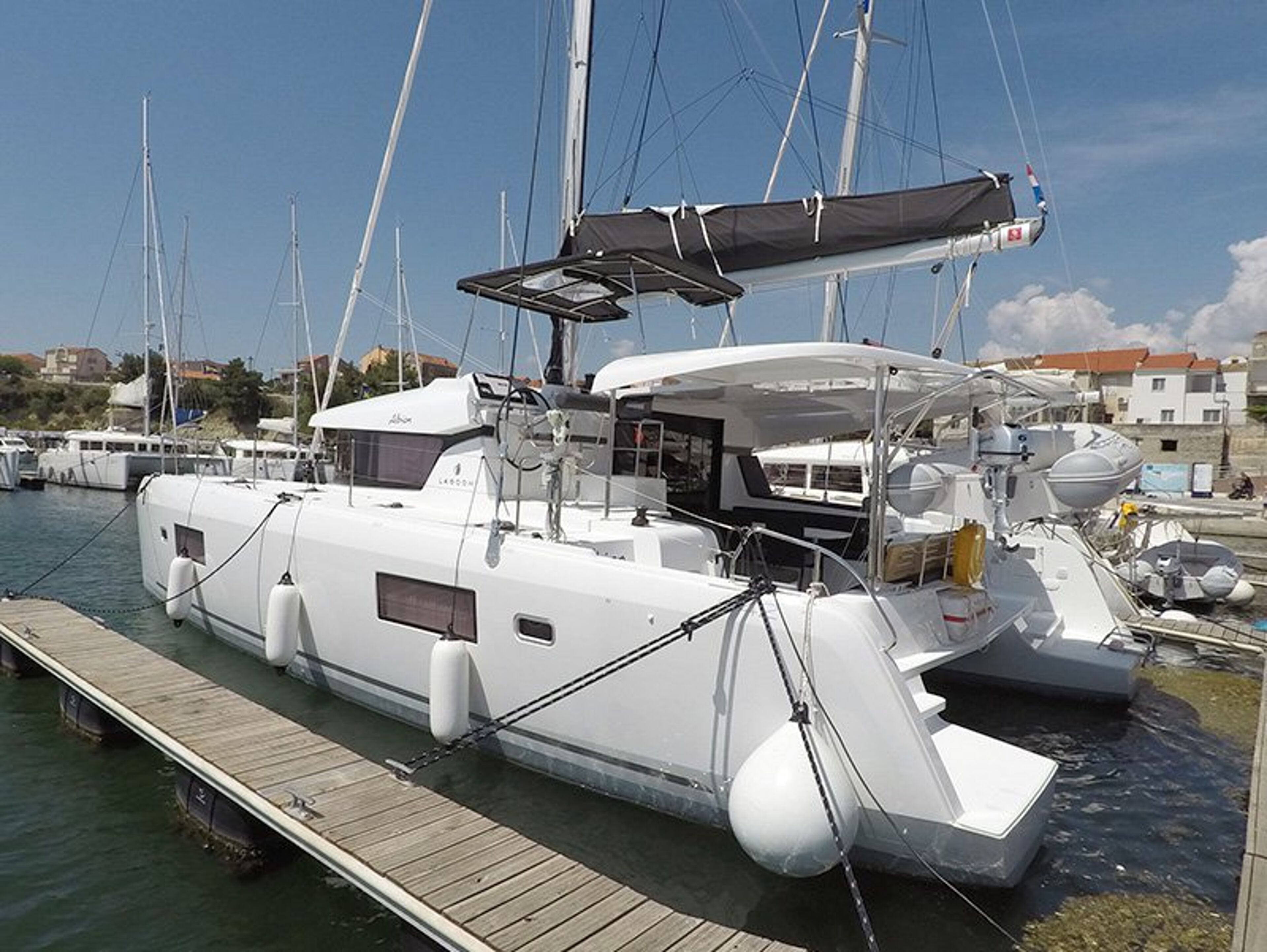 Lagoon 42 - 4 + 2 cab. Abba