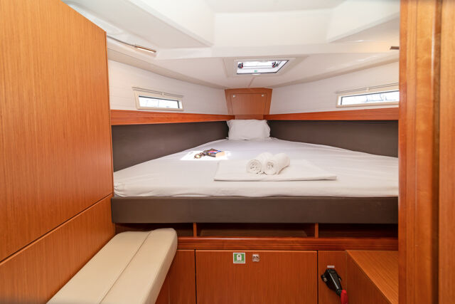 Bavaria Cruiser 41 - 3 cab. Blue Pearl