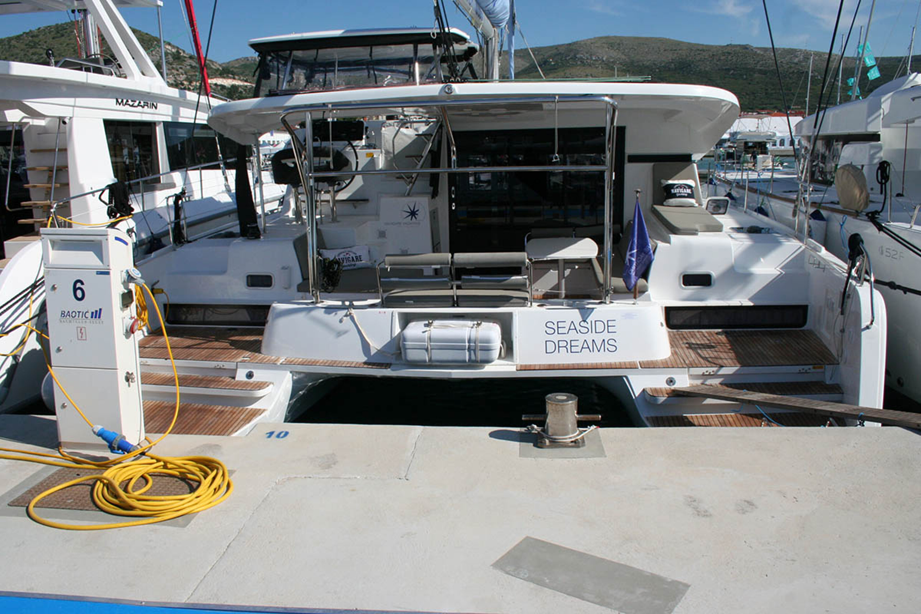 Lagoon 42 - 4 + 2 cab. Seaside dreams