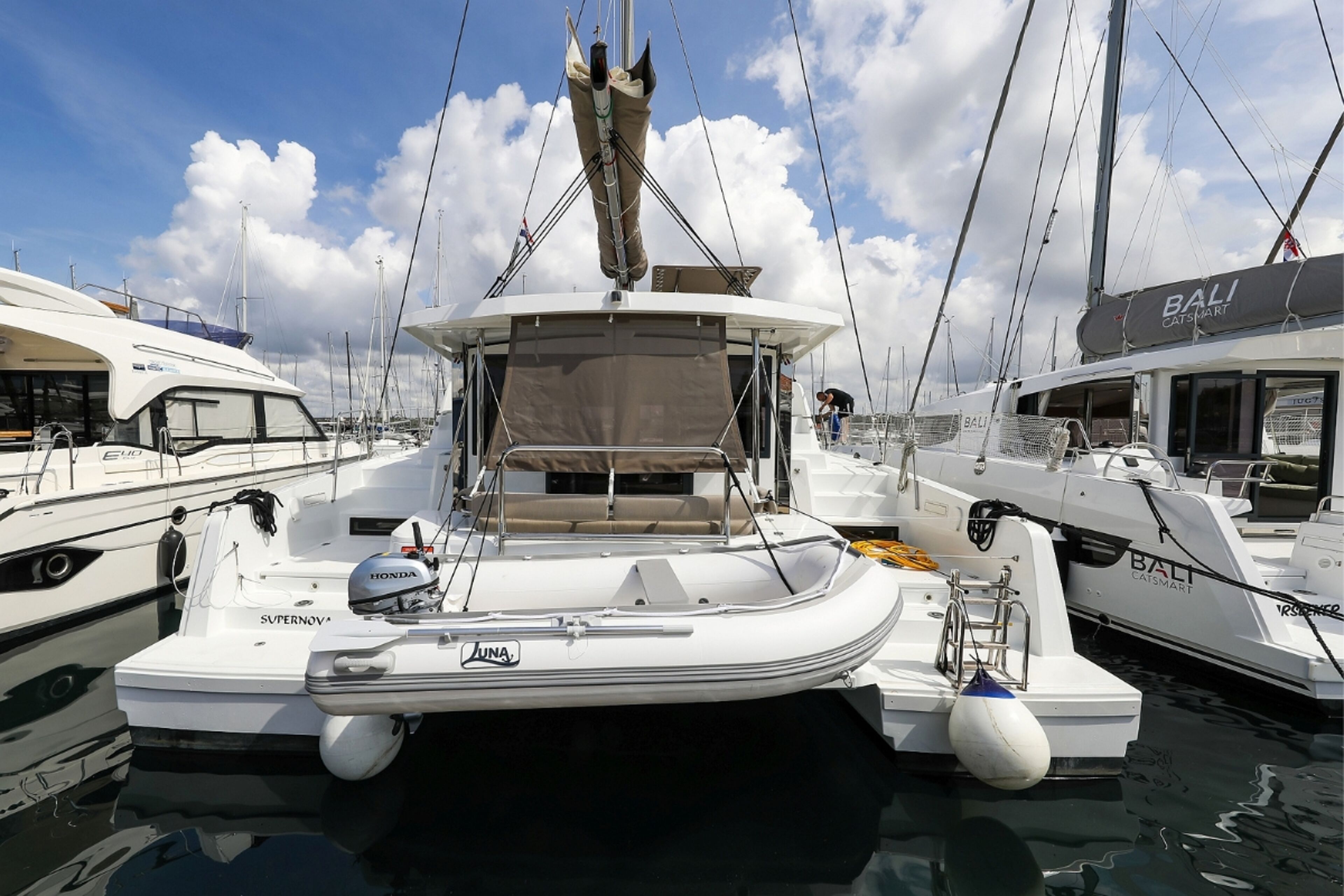 Bali 4.2 - 4 + 1 cab. Supernova