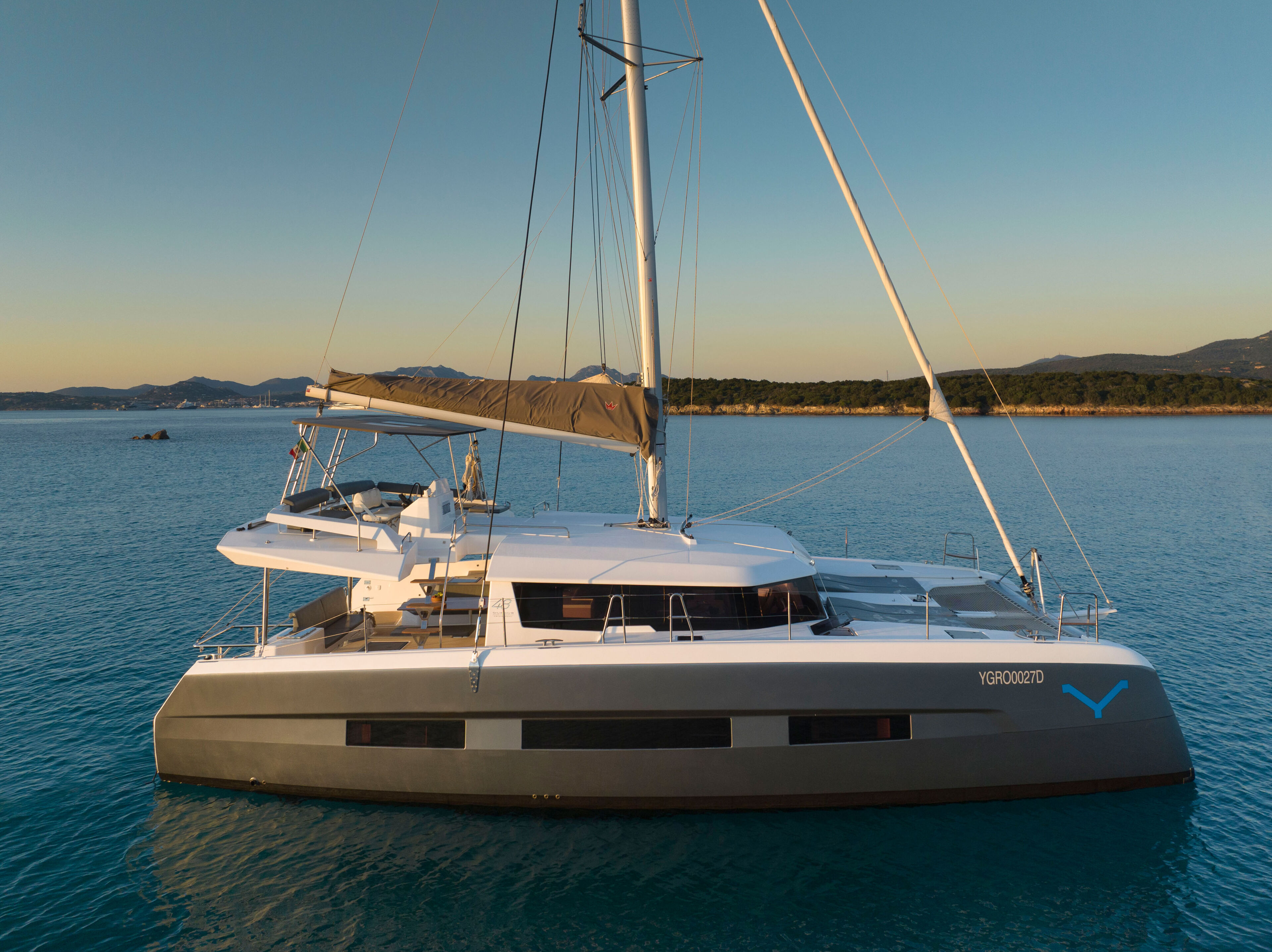 Dufour 48 Catamaran - 5 + 1 cab. Delphinus
