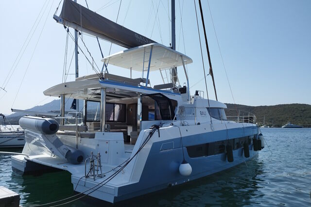 Bali 4.8 - 6 + 1 cab. Steno