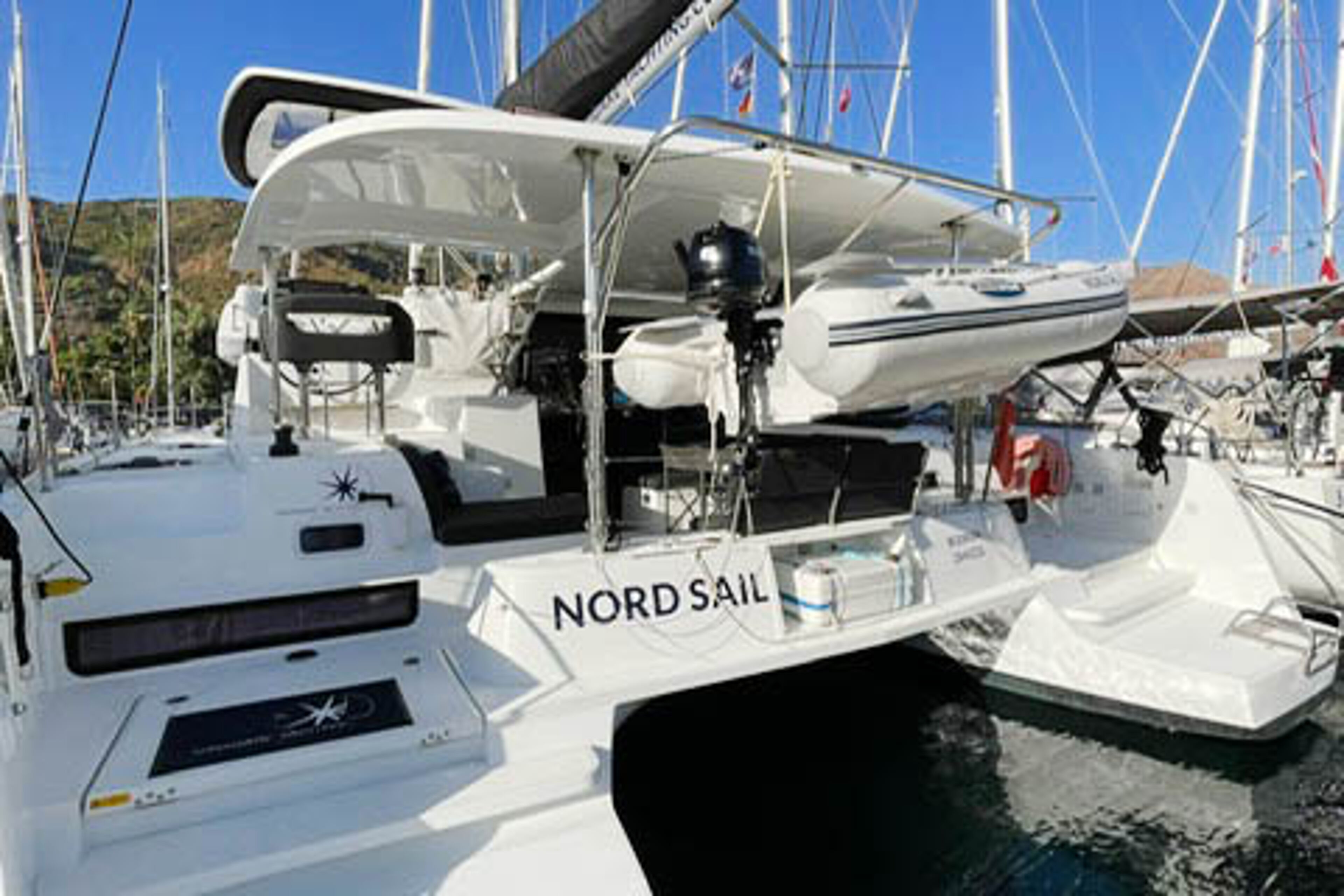 Lagoon 42 - 4 + 1 cab. NORD