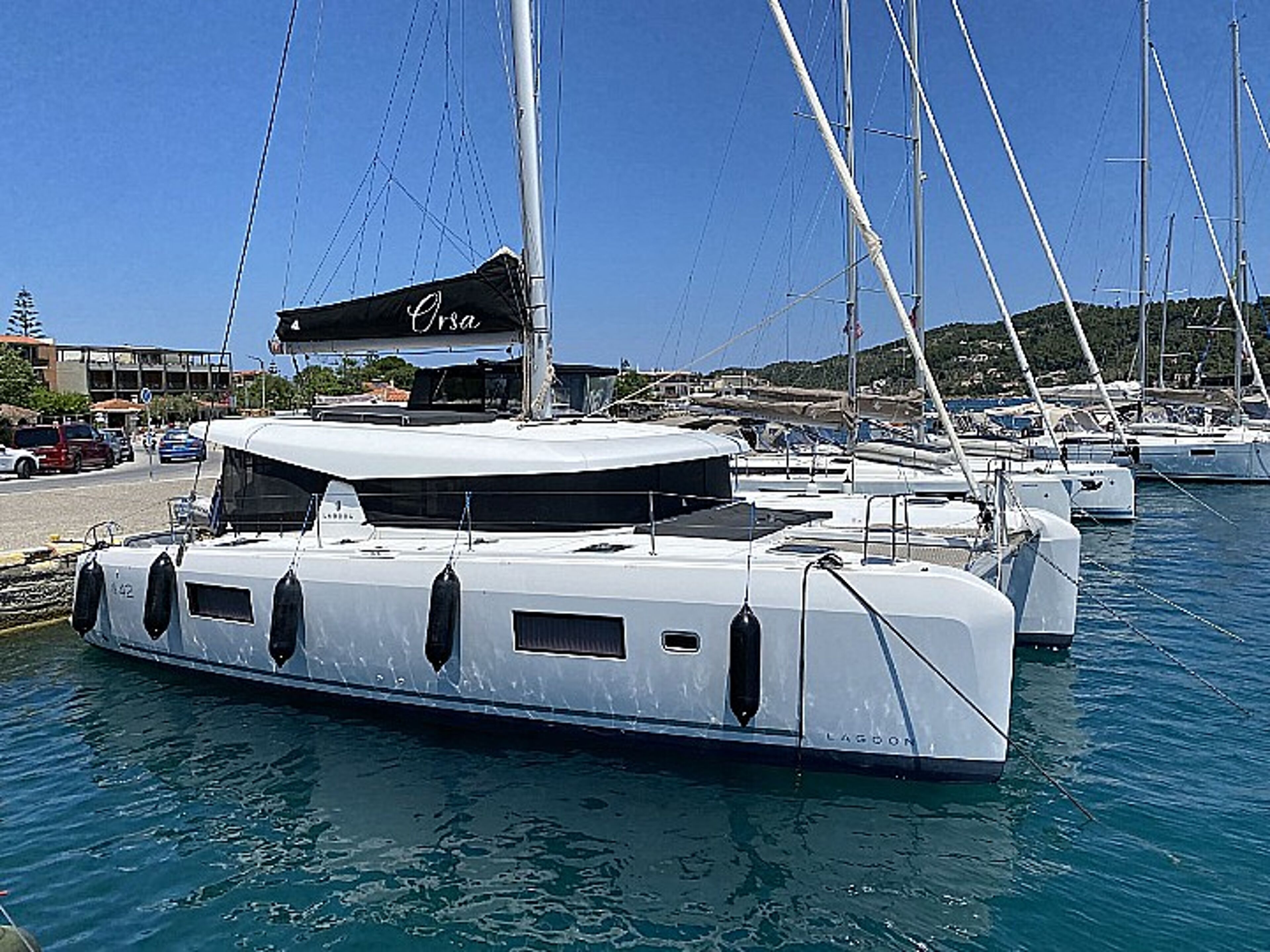 Lagoon 42 - 4 + 2 cab. Orsa