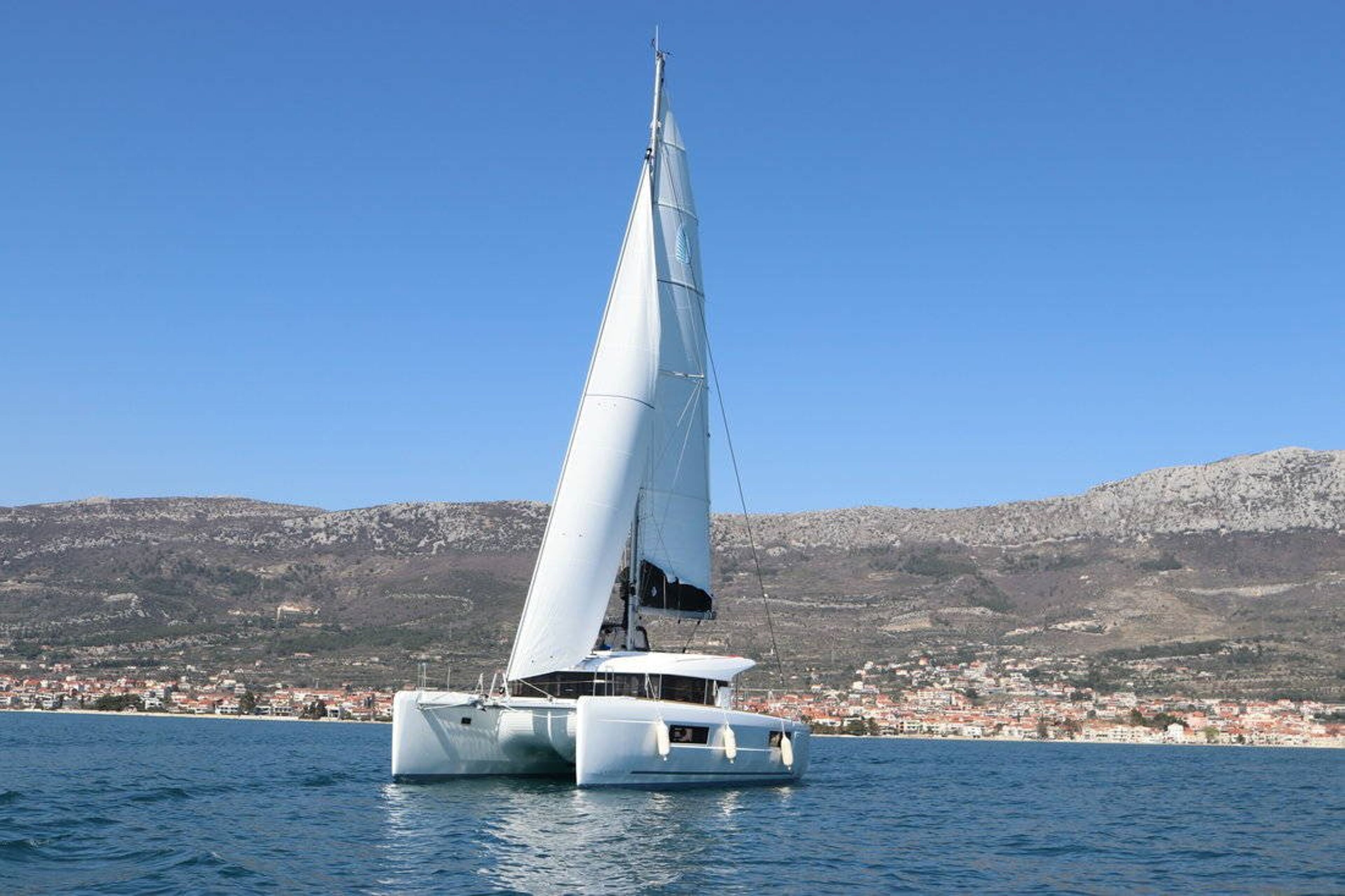 Lagoon 40 - 4 + 2 cab Sail and Passion