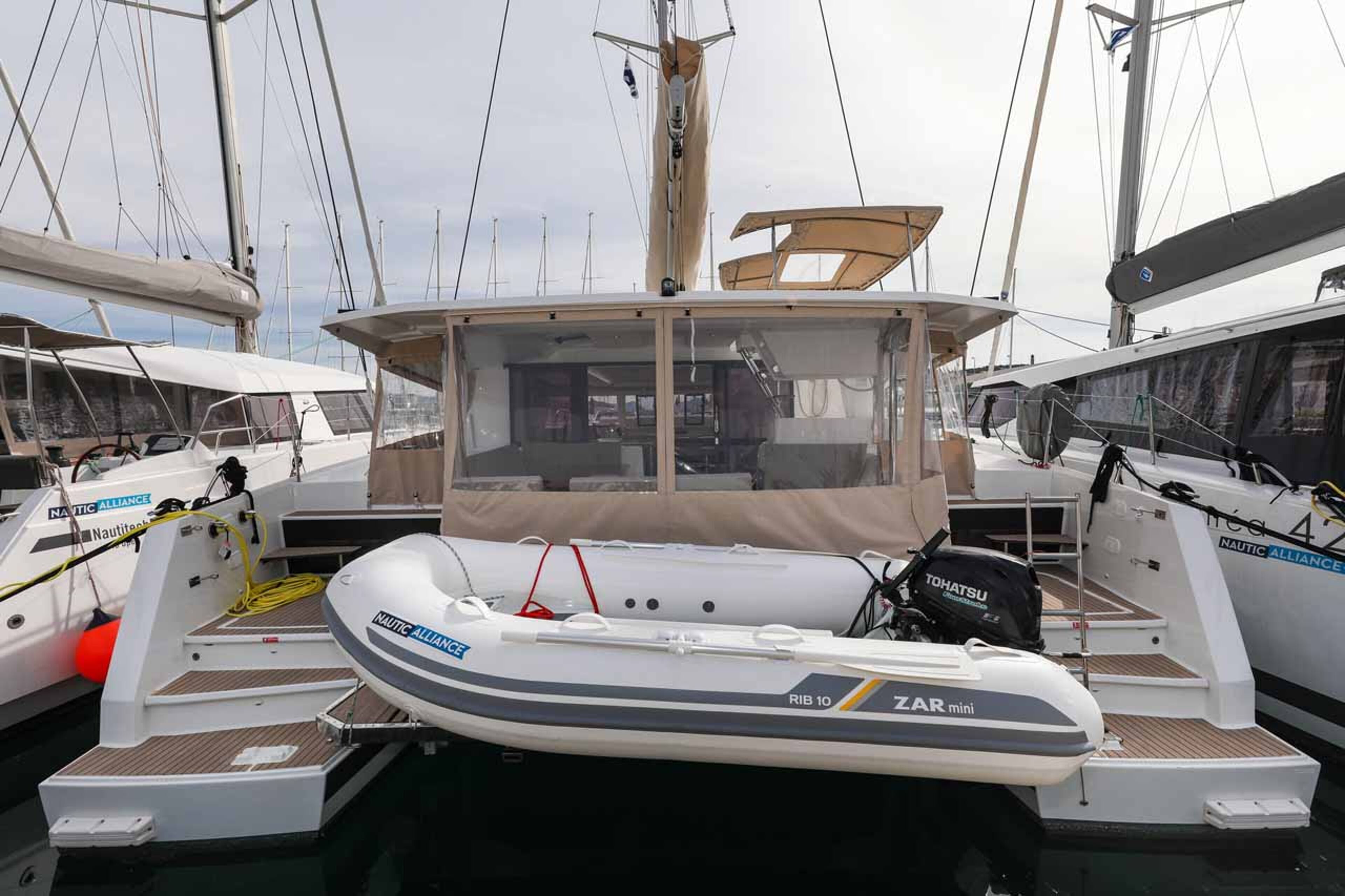 Fountaine Pajot Astrea 42 - 4 + 2 cab. Alchiba