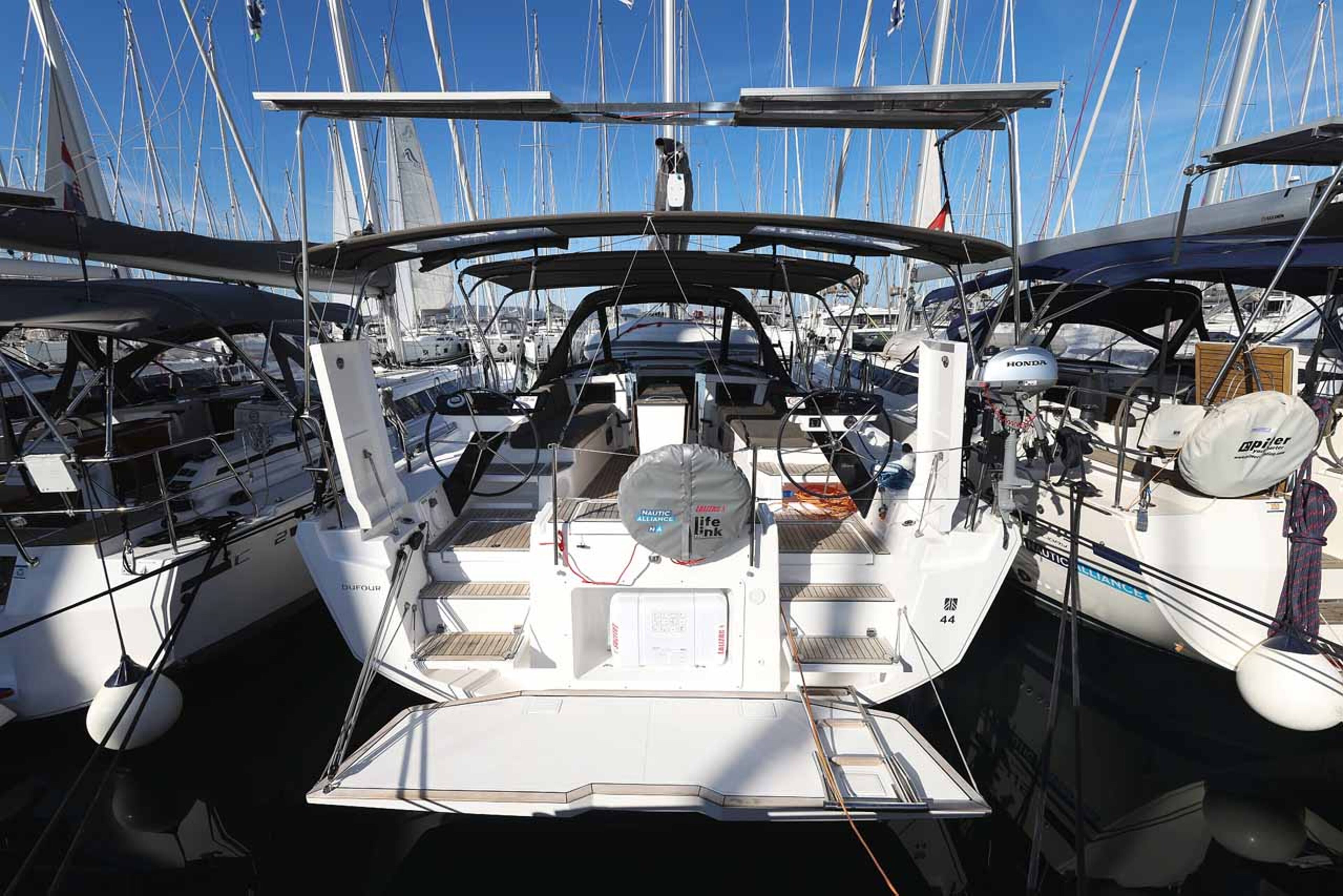 Dufour 44 - 3 cab. Acrux