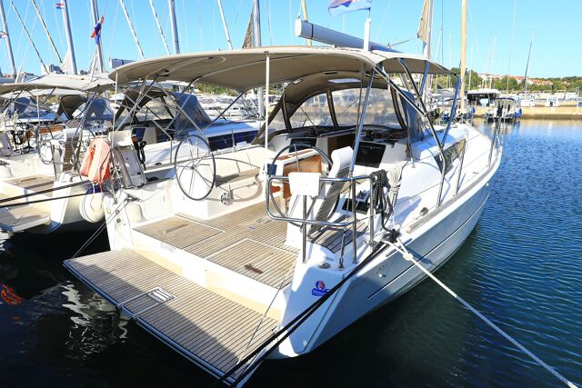 Dufour 382 GL Sunset