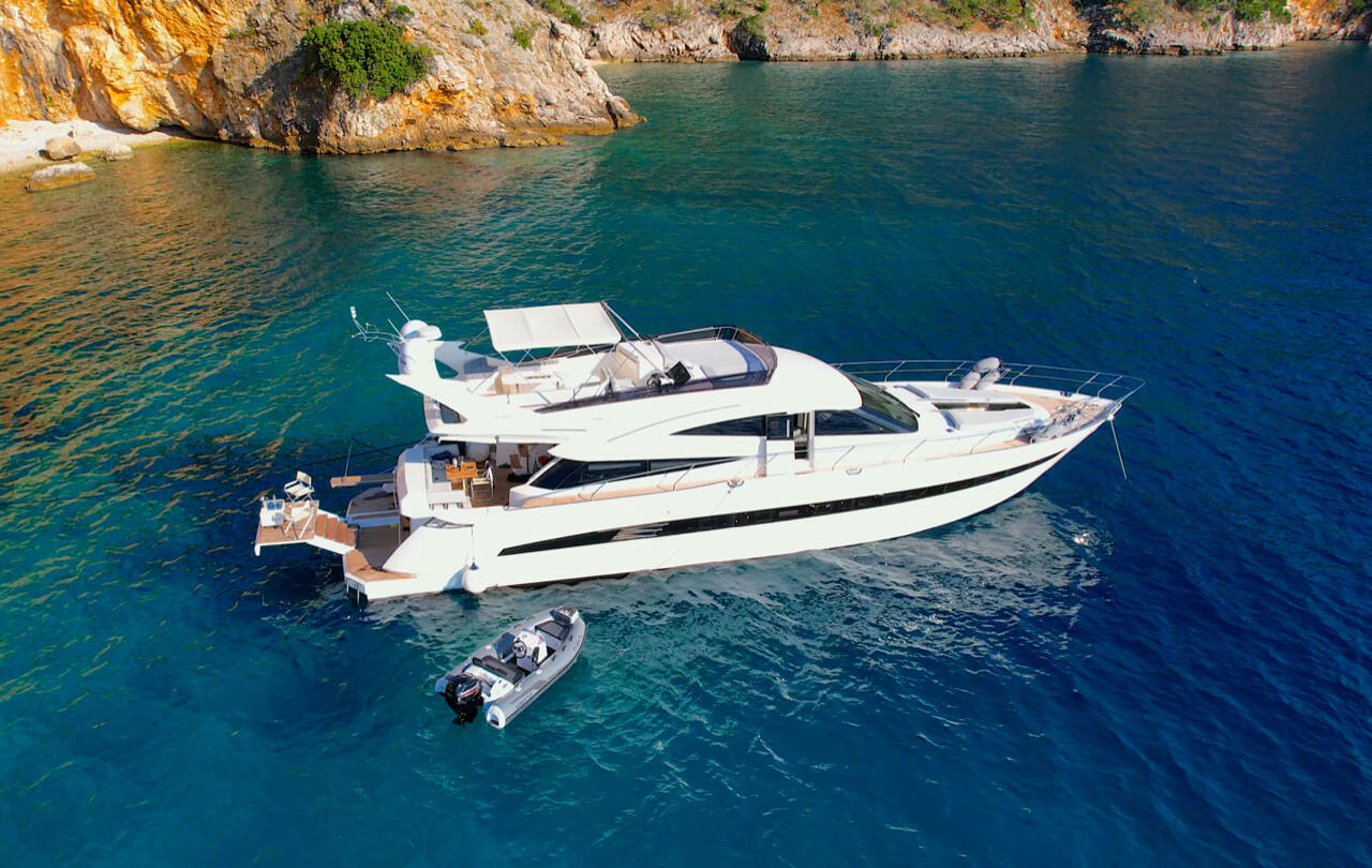 Galeon 640 Fly Bella Zio