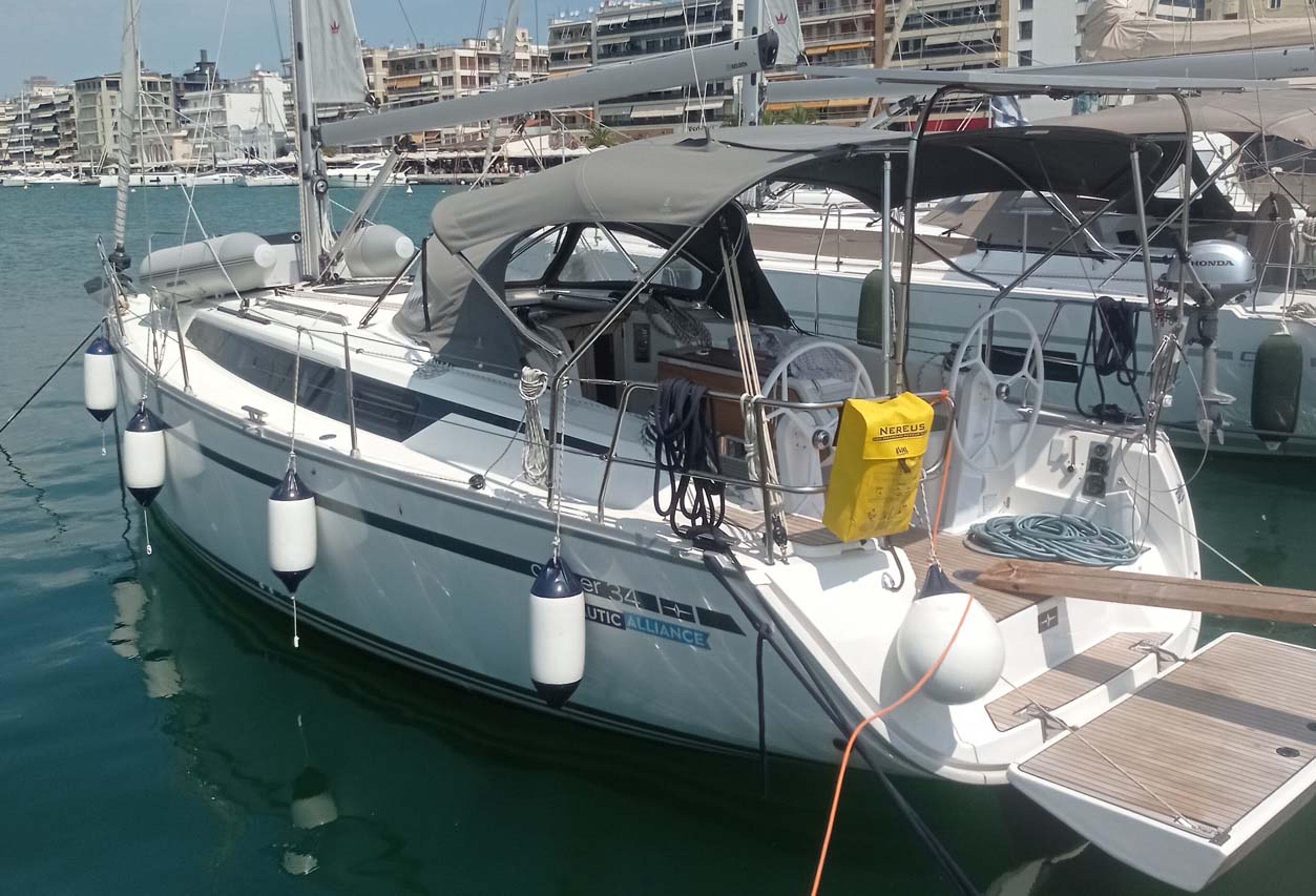 Bavaria Cruiser 34 - 2 cab. Licence to chill