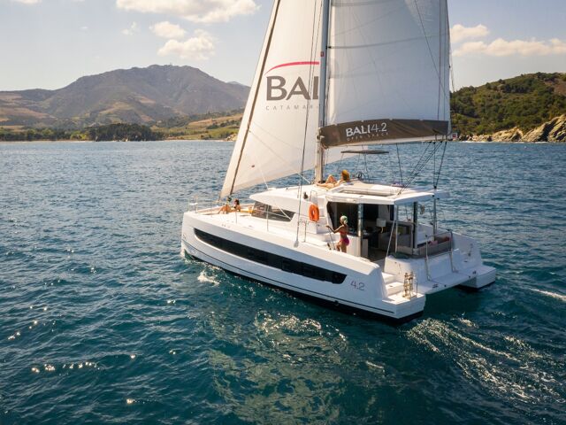 Bali 4.2 - 4 + 1 cab. Tina