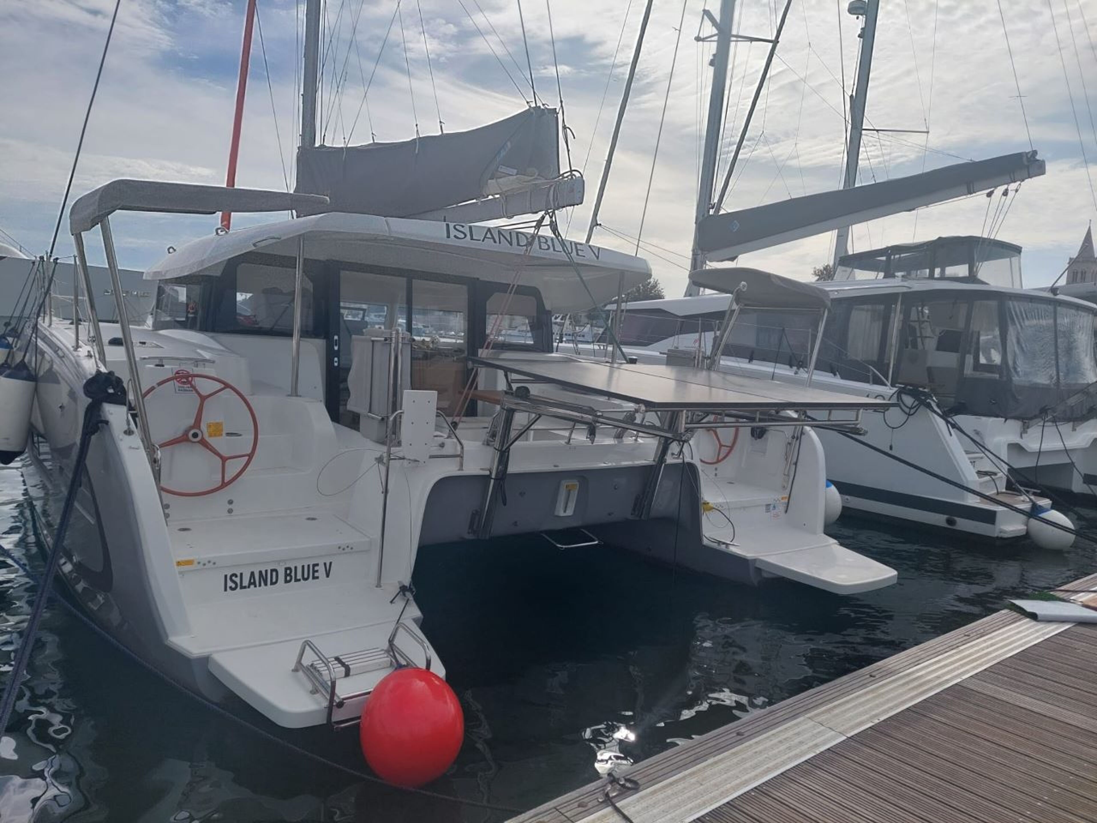 Excess 11 - 4 + 1 + 1 cab. Island Blue V