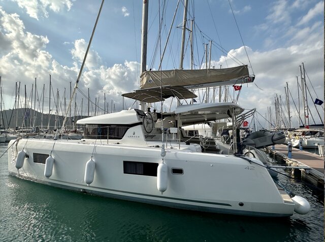 Lagoon 42 - 4 + 2 cab. Sail Proteus