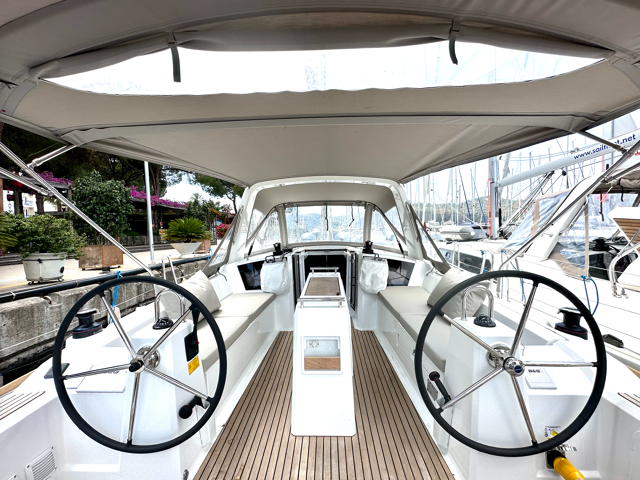 Oceanis 38.1 Sail Pride