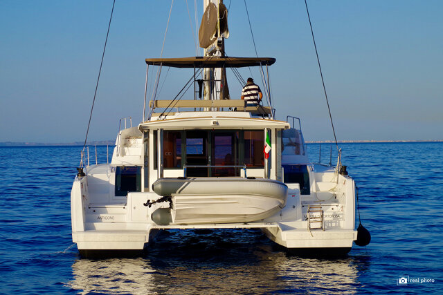 Bali 4.8 - 6 + 1 cab. Antigone