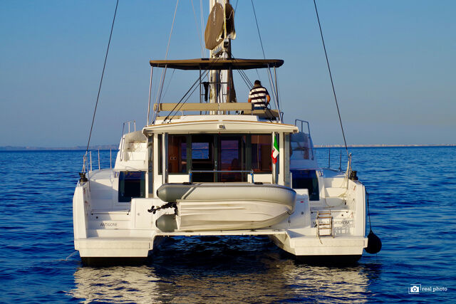 Bali 4.8 - 6 + 1 cab. Antigone