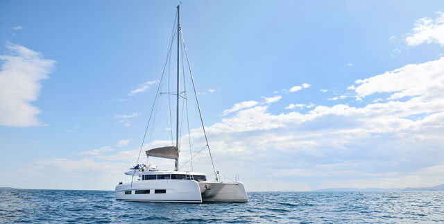 Dufour 48 Catamaran - 5 + 2 cab Hawaii 5-0