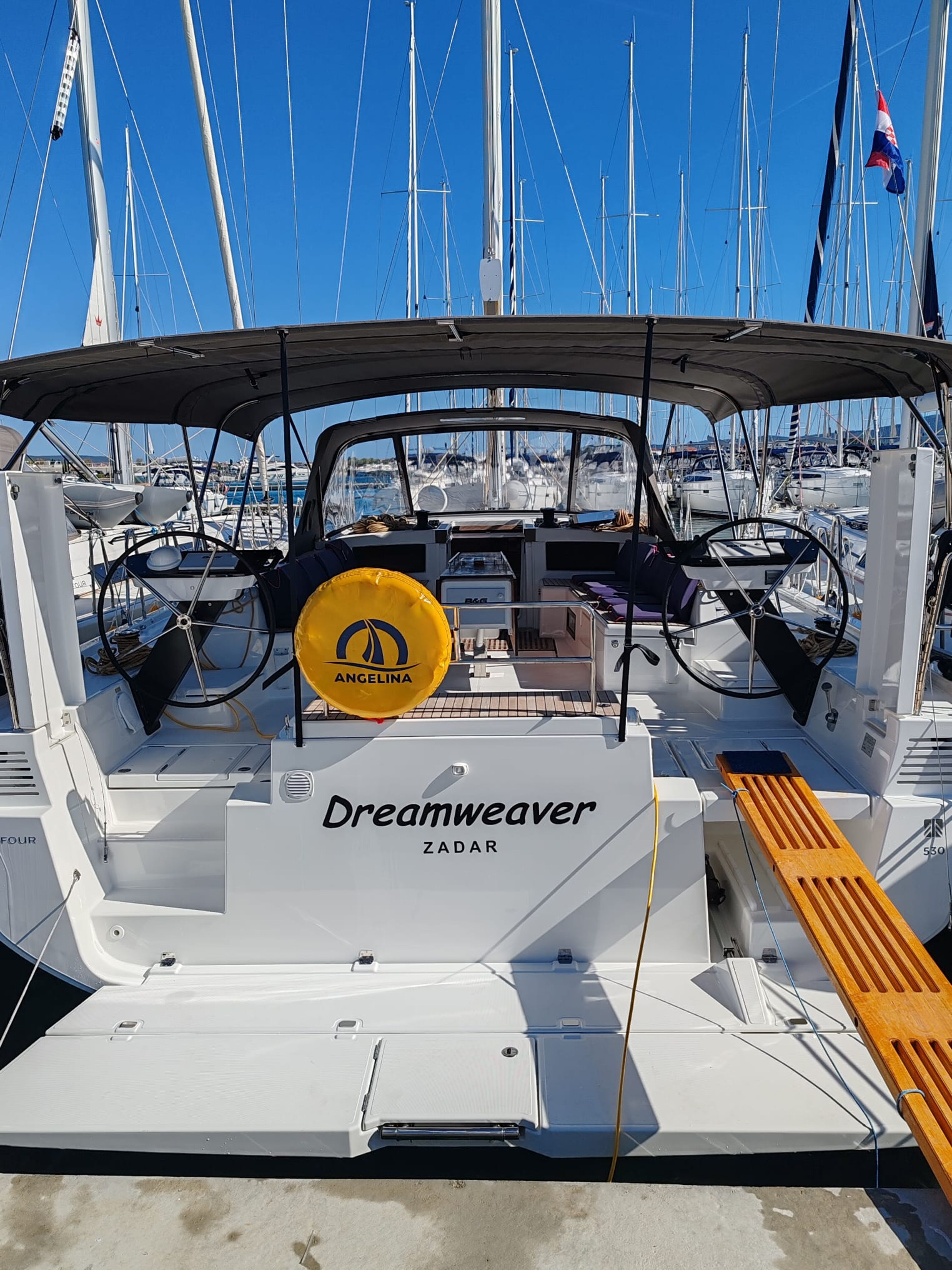 Dufour 530 - 6 cab. Dreamweaver