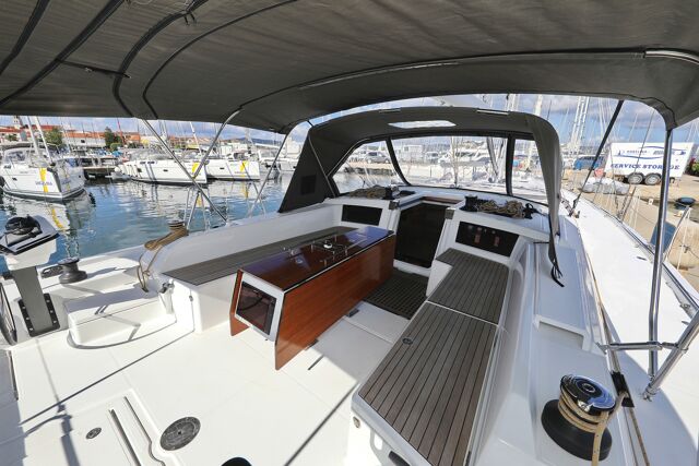 Dufour 530 - 6 cab. Dreamweaver