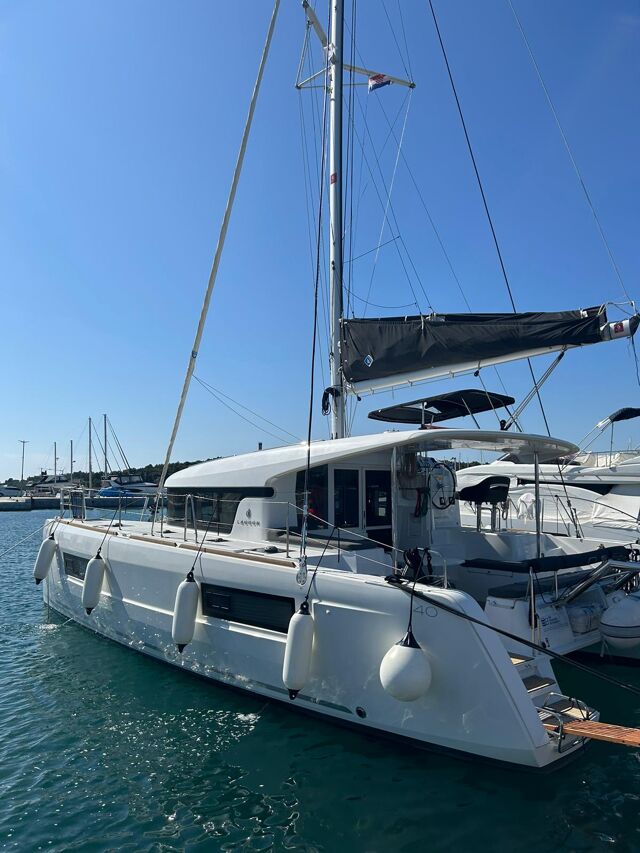 Lagoon 40 - 4 + 2 cab Sunlight