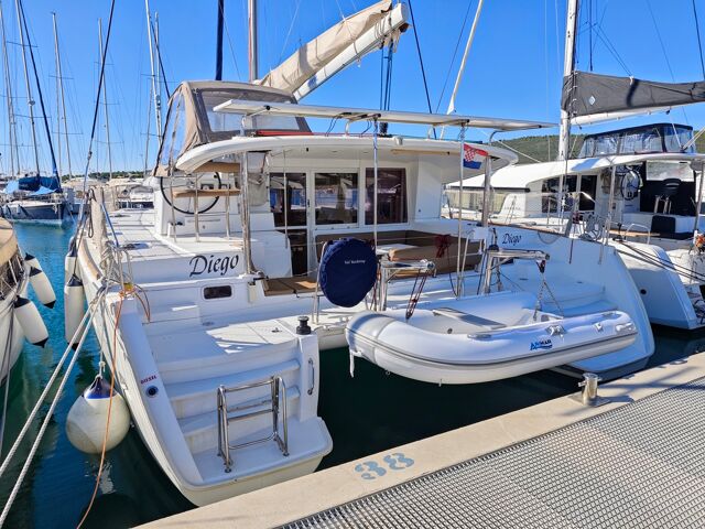 Lagoon 400 S2 - 4 + 2 cab. Diego