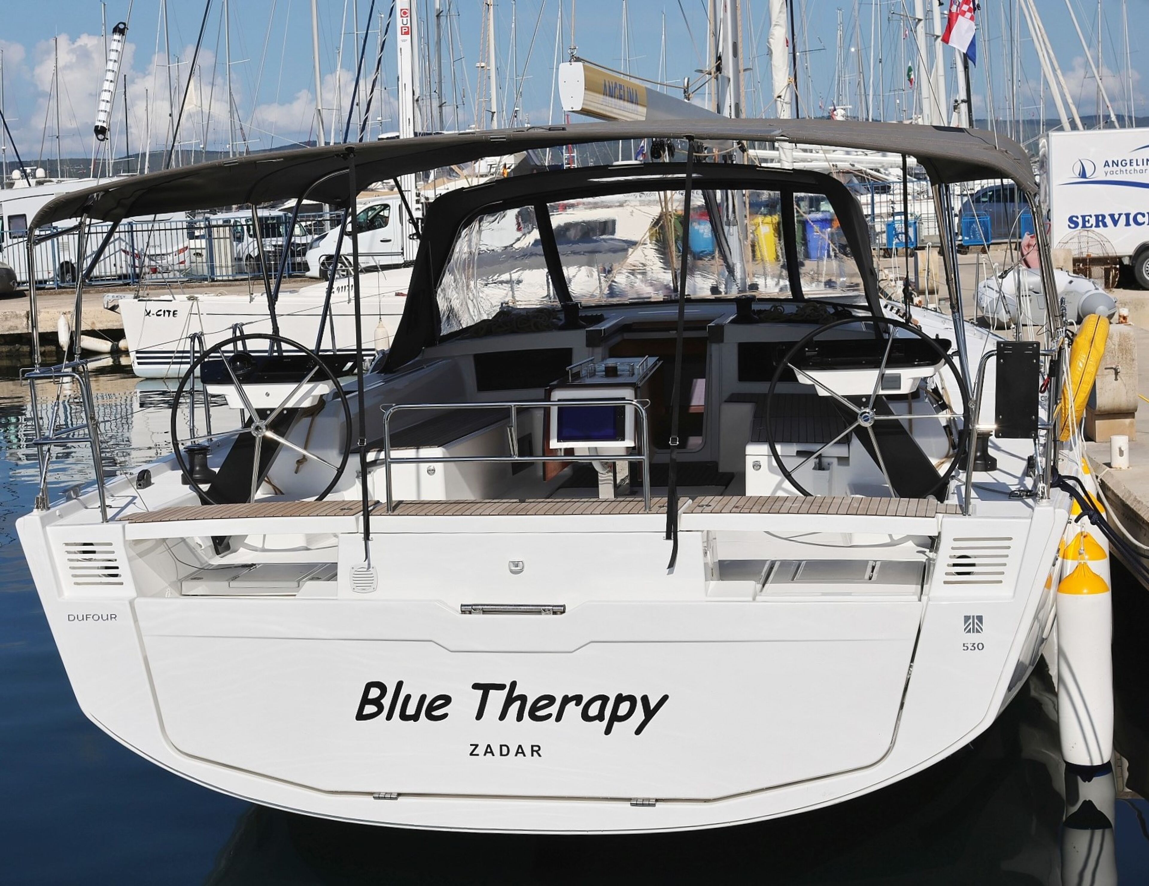 Dufour 530 - 5 + 1 cab. Blue Therapy