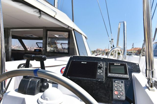 Nautitech 40 open NEW - 4 + 2 cab. Whale Symphony