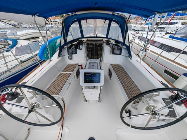 Sun Odyssey 389 Islanders